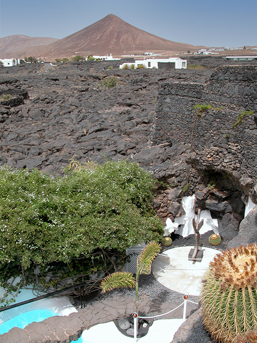 Casa residencial, paisaje de lava